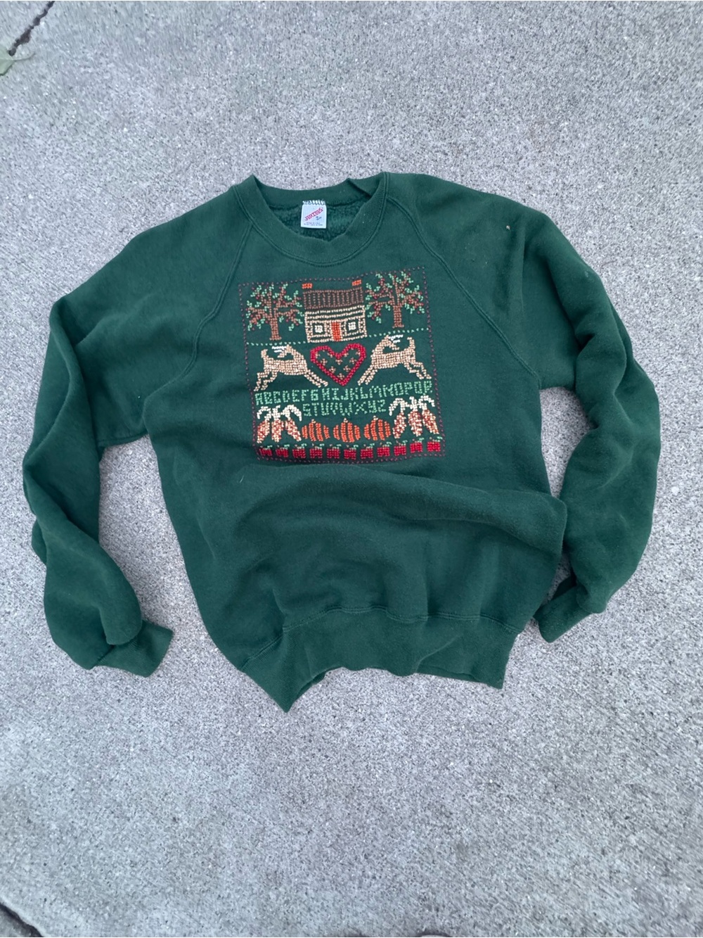 90’s Vintage Jerzees Dark Green Holiday Motif Crewneck Sweater